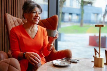 Comment draguer une femme cougar : 12 techniques qui marchent vraiment